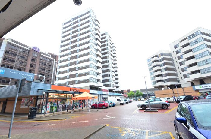 2 Bedroom Flat To Rent In Staines Road West, Sunbury-On-Thames, TW16