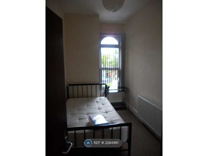 7 Bedroom Terraced House To Rent In Wilbraham Road, Manchester, M14