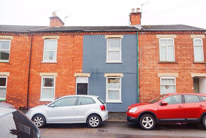 2 Bedroom Terraced House For Sale In Park Road, Grantham, Lincolnshire, NG31