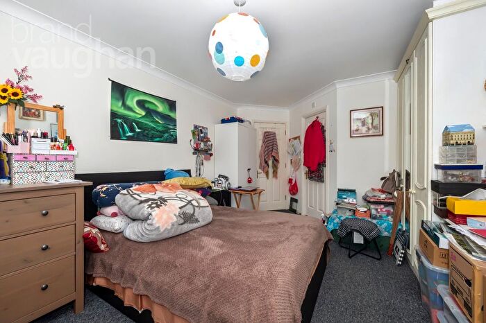 2 Bedroom Flat To Rent In Davigdor Road, Hove, East Sussex, BN3