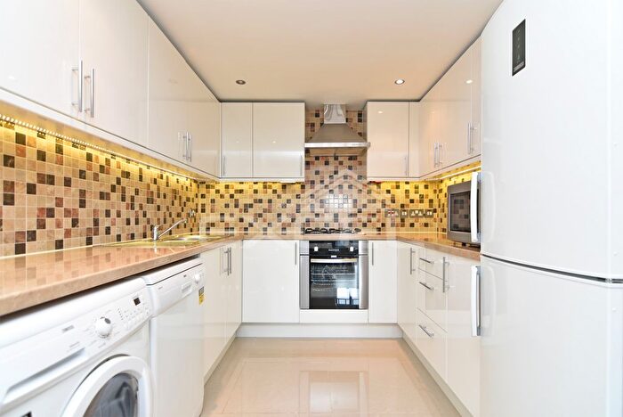 2 Bedroom Flat To Rent In Victoria Road, Queens Park, London, NW6