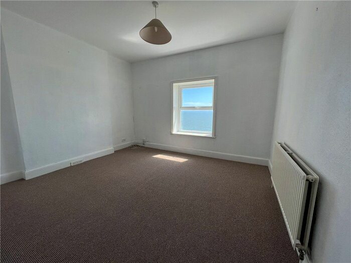2 Bedroom Flat For Sale In Hambrough Road, Ventnor, Isle Of Wight, PO38