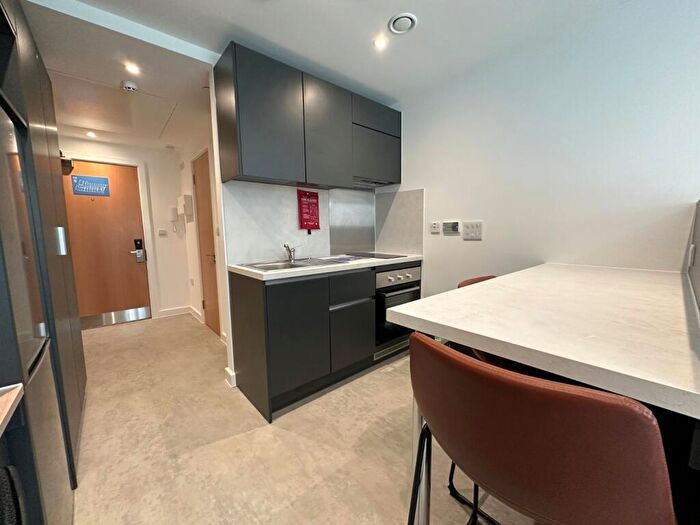 Flat To Rent In St. Peters Street, Canterbury, Kent, CT1