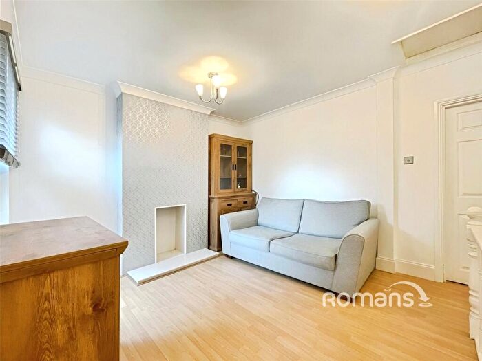 1 Bedroom Flat To Rent In Sandford Road, Aldershot, Hampshire, GU11