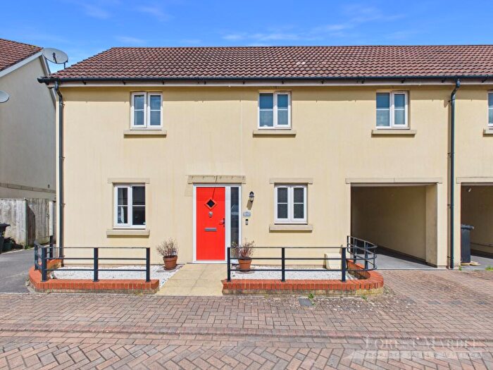3 Bedroom Semi-Detached House For Sale In Garston Mead, Frome, BA11