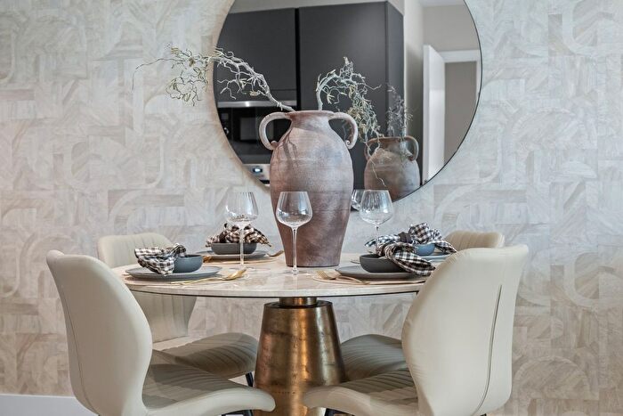 2 Bedroom Flat For Sale In Unit Kew Bridge Rise, Brentford, TW8