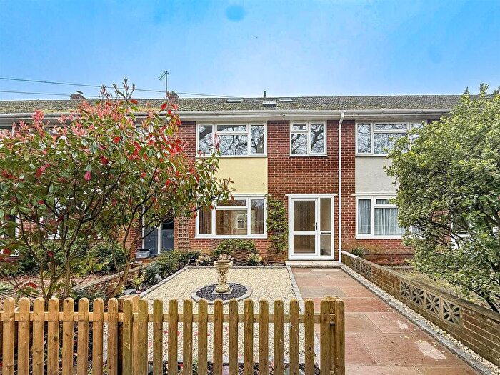 4 Bedroom Terraced House For Sale In Cherry Tree Avenue, Waterlooville, PO8