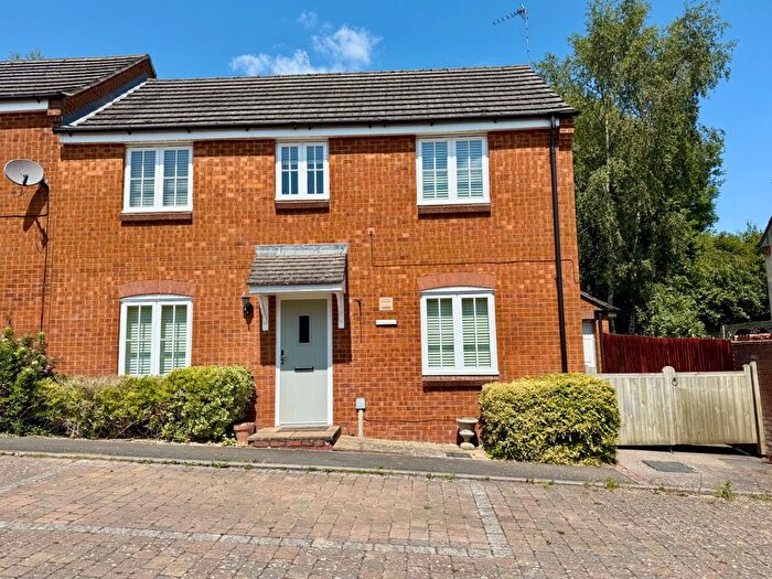 3 Bedroom Semi-Detached House For Sale In Snowshill Close, Daventry, NN11