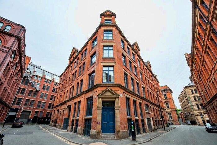 2 Bedroom Apartment To Rent In Waterloo Street, M1