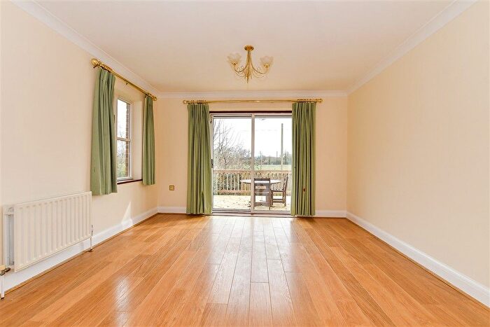 4 Bedroom Detached House For Sale In Mill Stream Place, Tonbridge, Kent, TN9