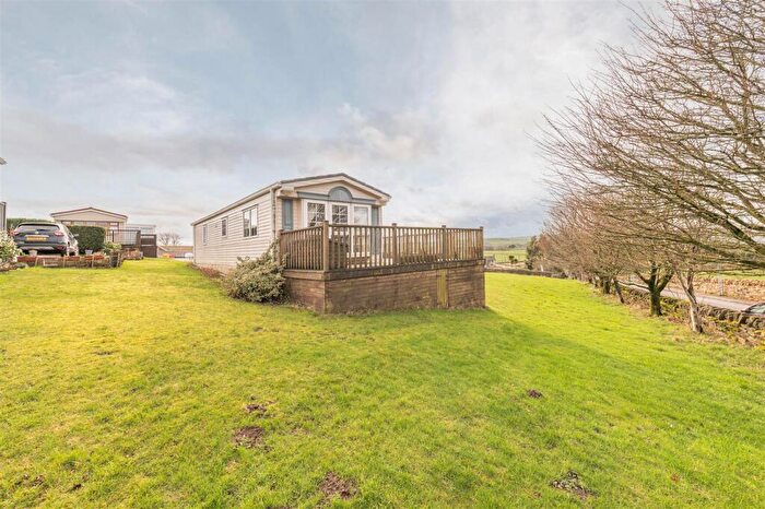 1 Bedroom Park Home For Sale In Barkisland, Halifax, HX4