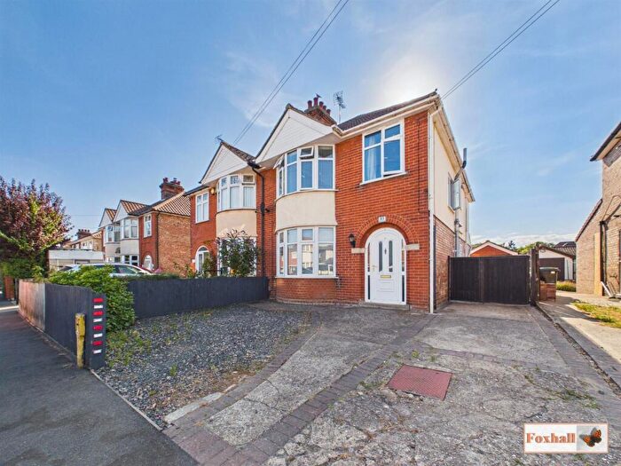 4 Bedroom Semi-Detached House For Sale In Brunswick Road, Ipswich, IP4
