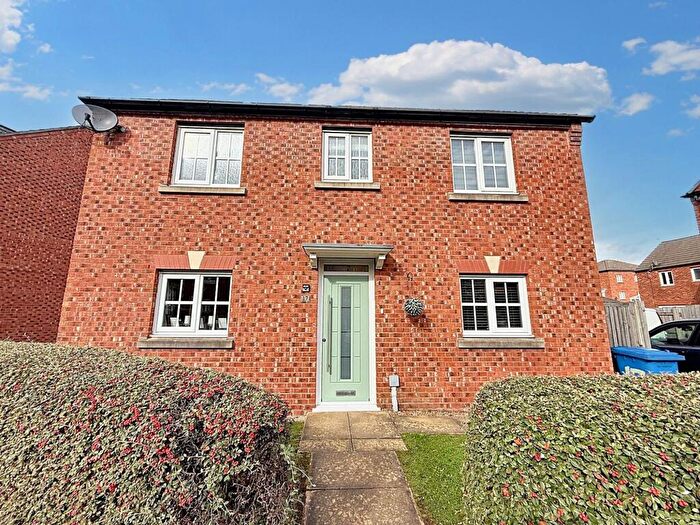 3 Bedroom Detached House For Sale In Kilcoby Avenue, Swinton, M27