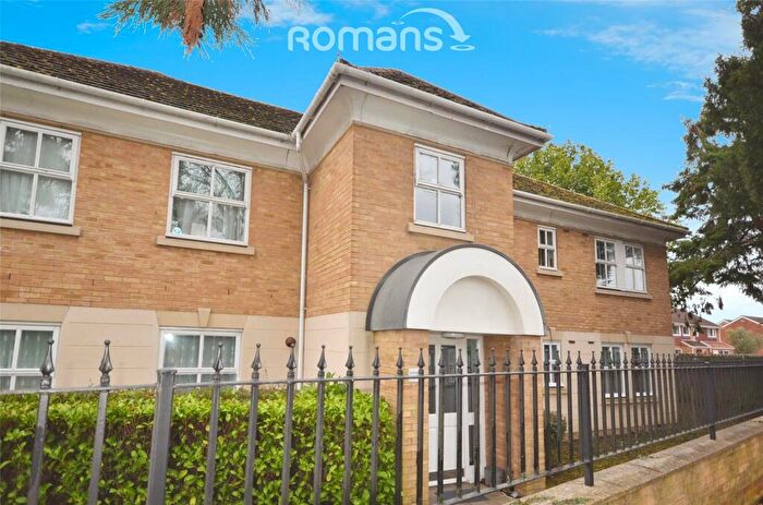 2 Bedroom Flat To Rent In Hurworth Avenue, Slough, SL3