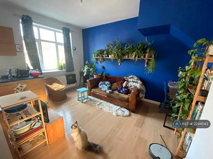 2 Bedroom Flat To Rent In Bellevue Road, St. George, Bristol, BS5