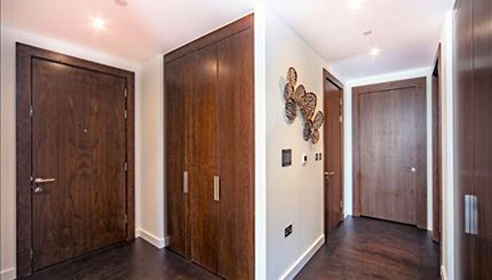2 Bedroom Flat To Rent In Charles Clowes Walk, London, SW11