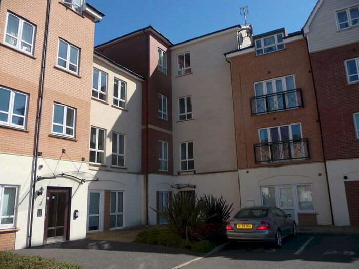 2 Bedroom Apartment To Rent In Pomfret Court (Lockside), River View, Northampton, NN4