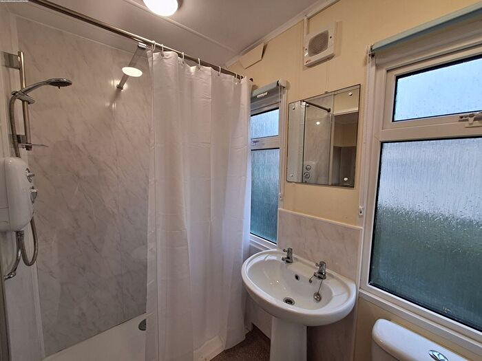 1 Bedroom Mobile/park Home To Rent In Sunningdale M.H.P., Colden Common, Winchester., SO21