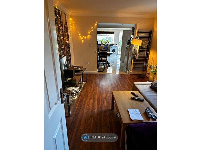 4 Bedroom Flat To Rent In Thistlewaite Road, London, E5