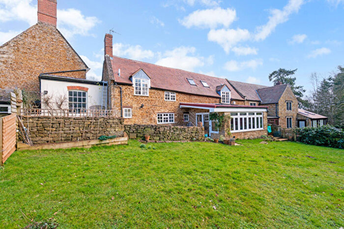 3 Bedroom House For Sale In Oxford Road, Adderbury, OX17