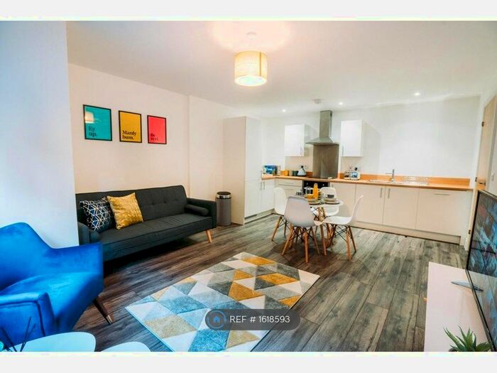 2 Bedroom Flat To Rent In Queens House, Sheffield, S1