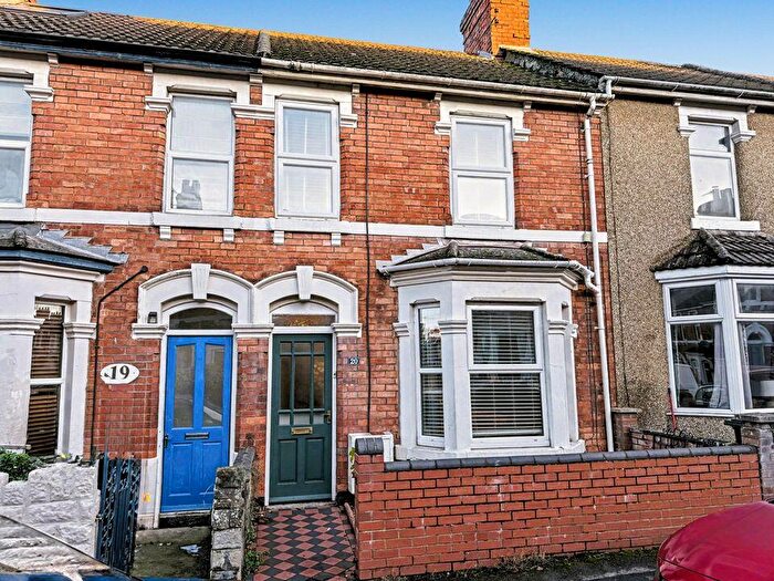 3 Bedroom Terraced House For Sale In Kent Road, Old Town, Swindon, SN1