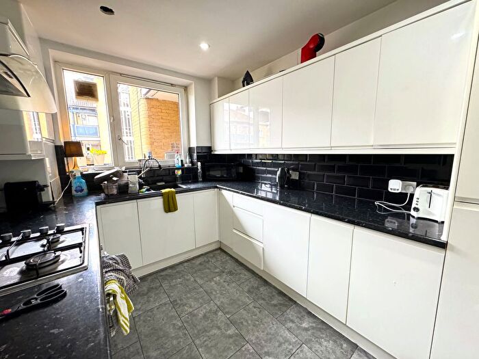 4 Bedroom Flat To Rent In Amiel Street, London, E1