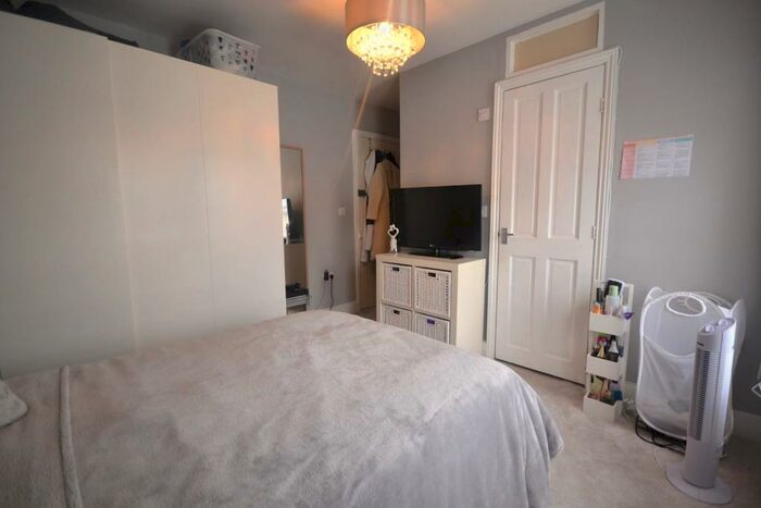 3 Bedroom Terraced House To Rent In Hagley Road, Reading, Berkshire, RG2