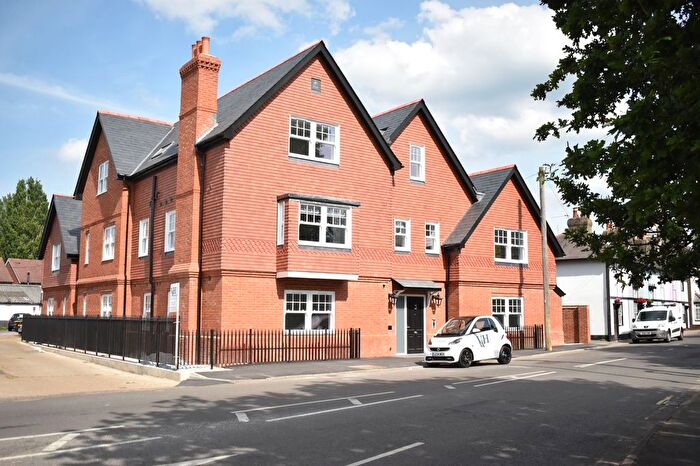1 Bedroom Flat To Rent In Woodfield Lane, Station House, KT21