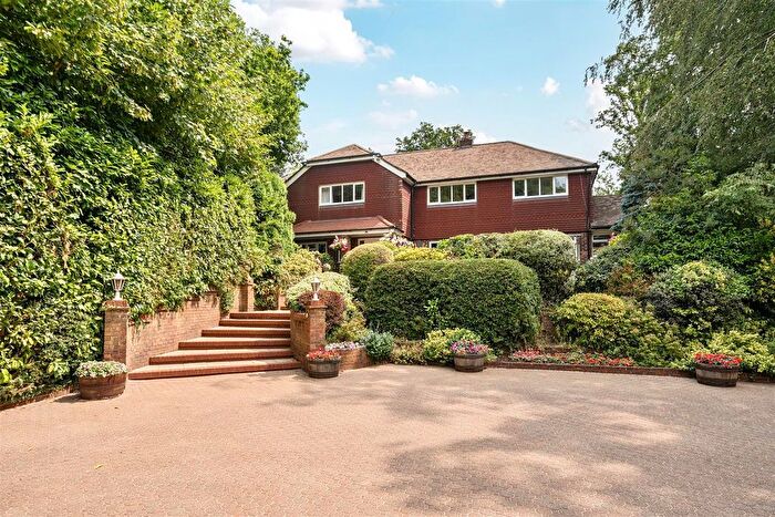 5 Bedroom Detached House For Sale In Crookham Road, Fleet, GU51