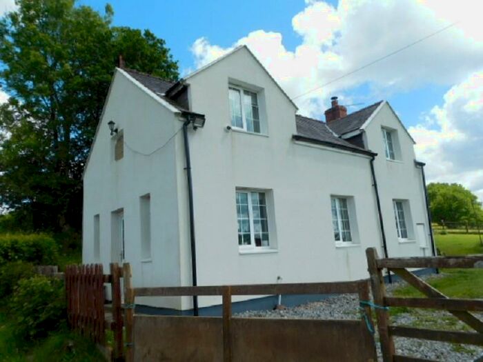 3 Bedroom Detached House For Sale In Taliaris, Llandeilo, Carmarthenshire., SA19