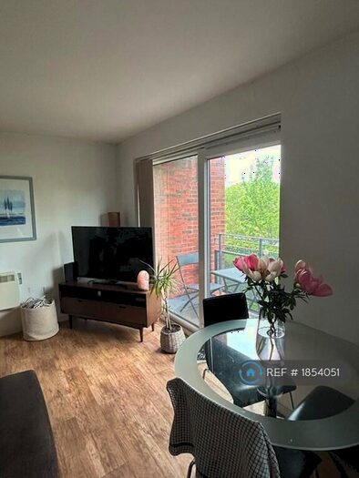 2 Bedroom Flat To Rent In Arncliffe Road, Leeds, LS16