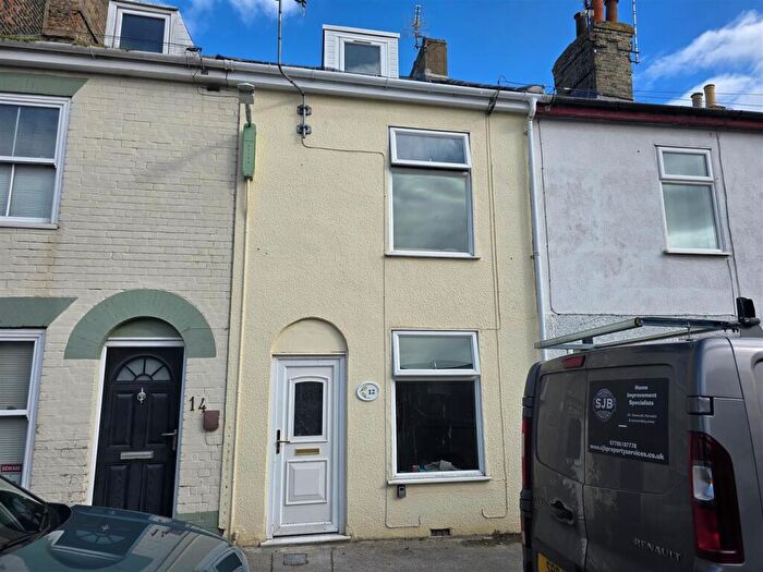 3 Bedroom Terraced House To Rent In Tennyson Road, Lowestoft, NR32