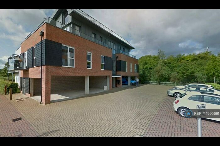 1 Bedroom Flat To Rent In The Kilns, Redhill, RH1