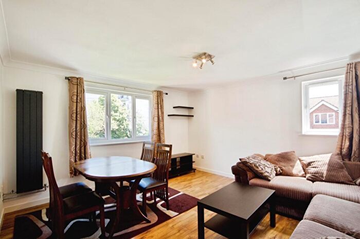 1 Bedroom Flat For Sale In Green Pond Close, Walthamstow, E17