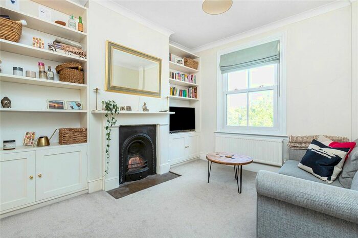 2 Bedroom Flat To Rent In Ringford Road, Putney, London, SW18