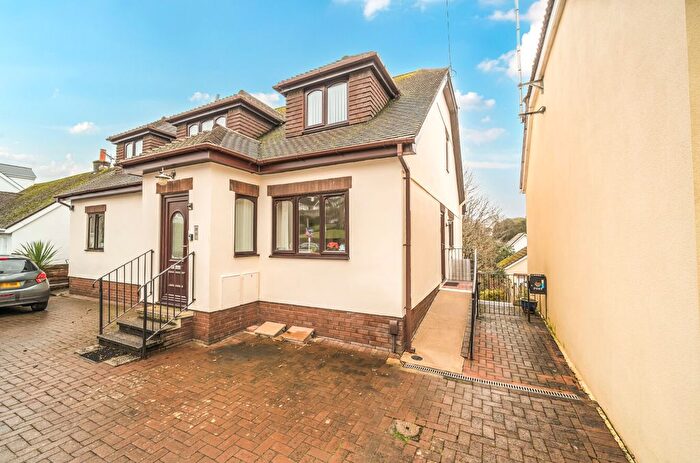 2 Bedroom Flat For Sale In Southfield Avenue, Preston, Paignton, Devon, TQ3