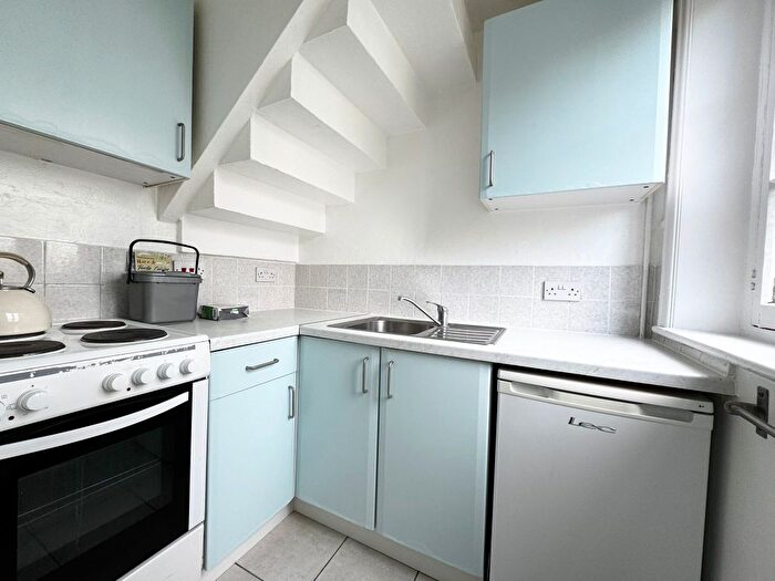 1 Bedroom Flat To Rent In Sedgemoor Place, London, SE5