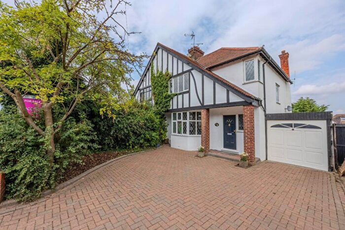 3 Bedroom Semi Detached House For Sale In Bridgwater Drive, Westcliff-On-Sea, SS0