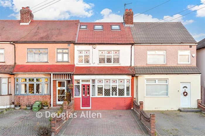 4 Bedroom Terraced House For Sale In Collier Row Lane, Collier Row, Romford, Essex, RM5