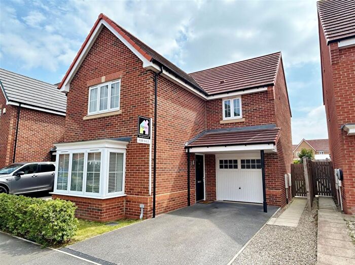 3 Bedroom Detached House For Sale In Sherwood Drive, Thorpe Willoughby, YO8