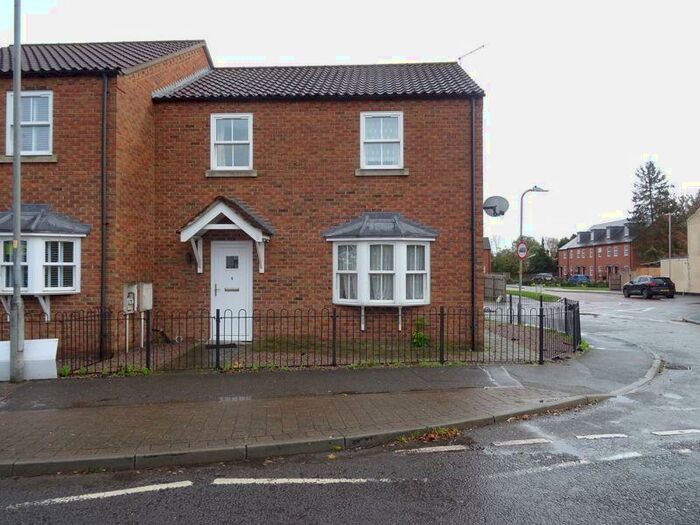 3 Bedroom Semi-Detached House To Rent In Commercial Road, Spalding, PE11