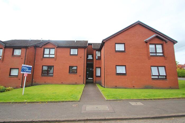 2 Bedroom Flat To Rent In Blenheim Court, Stepps, G33