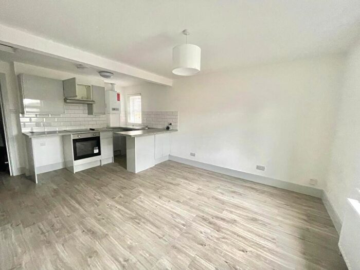 Flat To Rent In Christchurch Road, Pokesdown, BH7