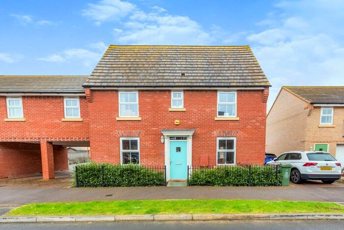 3 Bedroom Link Detached House To Rent In Shaw Savill Way, Brooklands, MK10