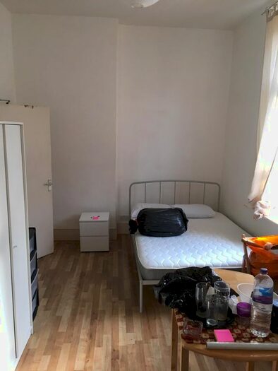 Studio To Rent In Kilburn High Road, London, NW6