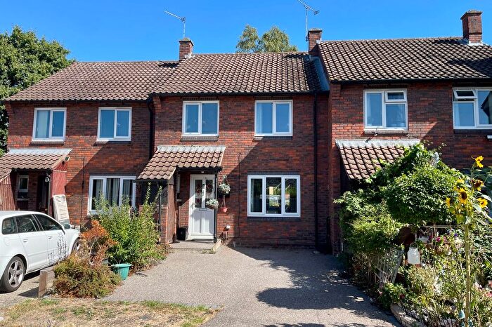 3 Bedroom Terraced House For Sale In Stratton Walk, Farnborough, GU14