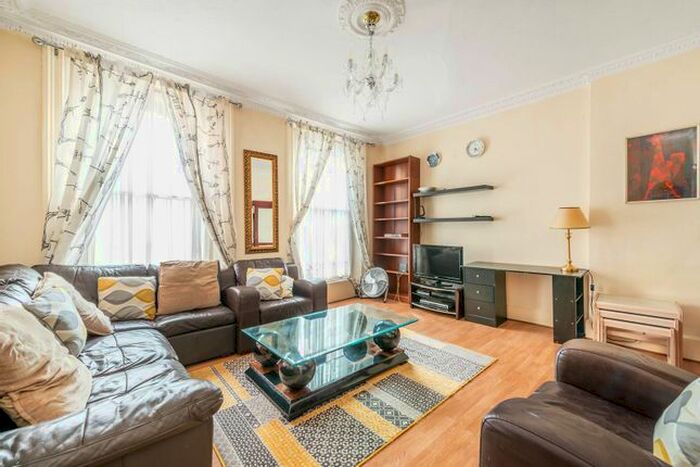 2 Bedroom Flat To Rent In Leinster Terrace, Bayswater, London, W2
