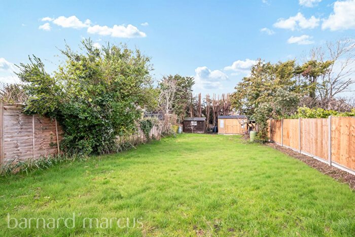 5 Bedroom Property To Rent In Waverley Road, Stoneleigh, Cheam, KT17