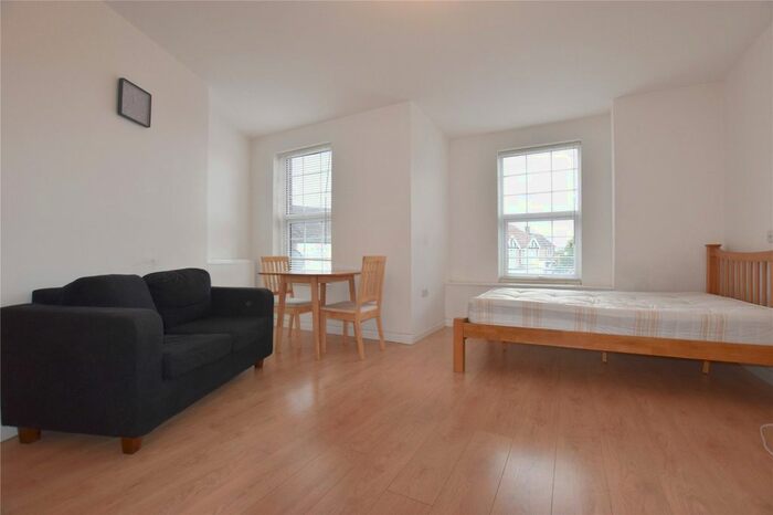 Studio To Rent In Lower Addiscombe Road, Addiscombe, Croydon, CR0